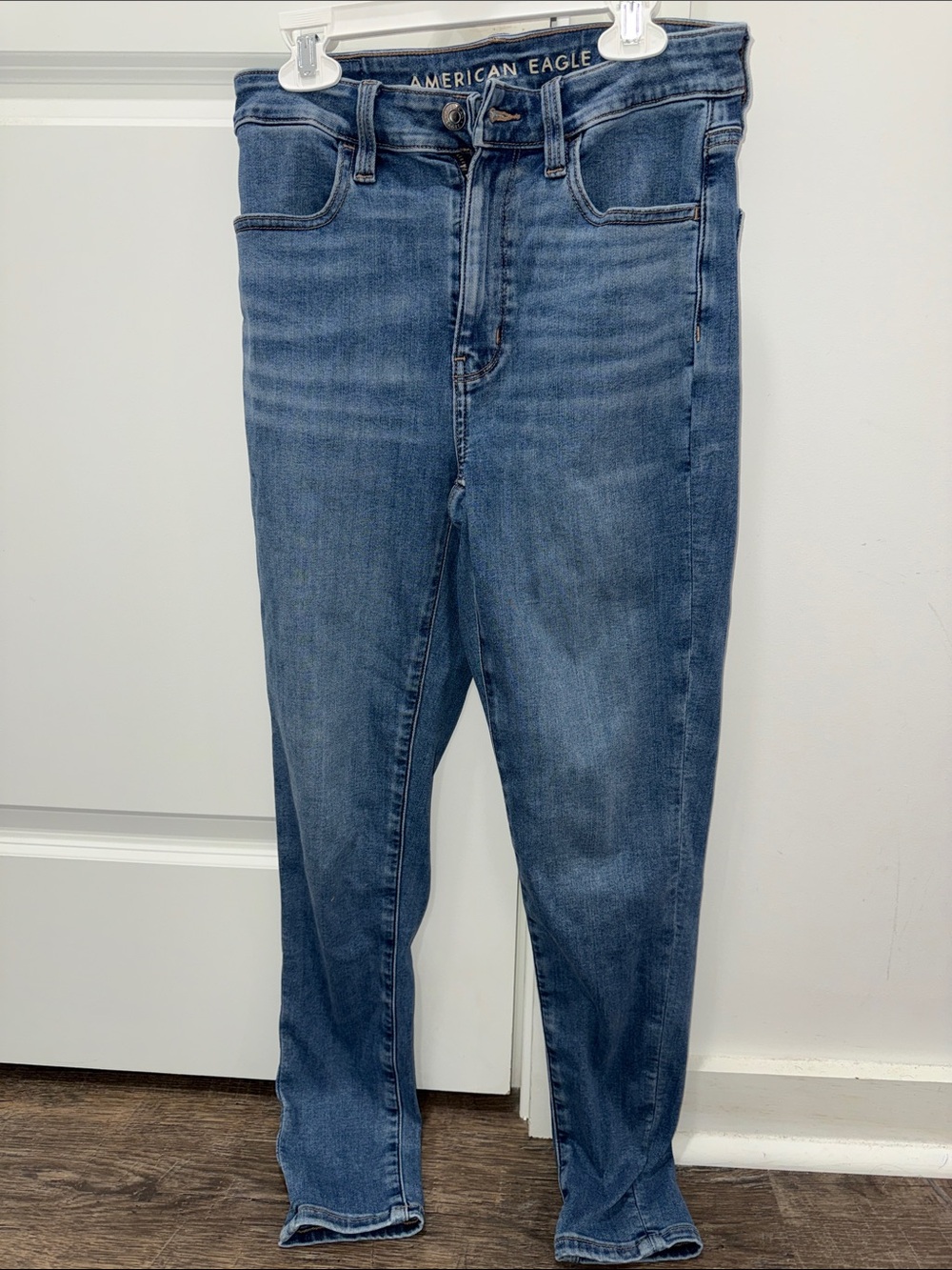 American Eagle Outfitters Women’s Light Wash Blue Stretch Jeans